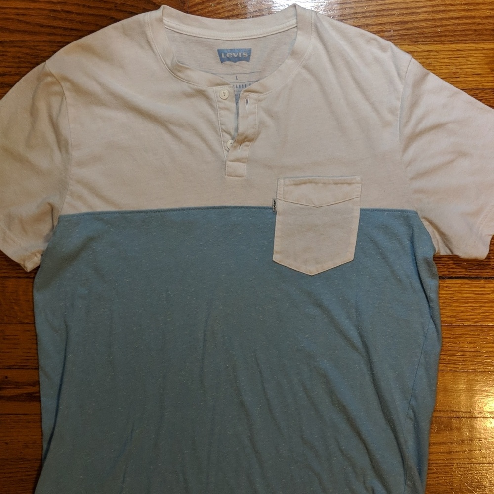 Levi's Large T shirt